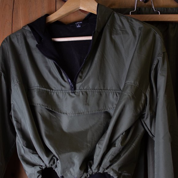 Windbreaker Suit - Picture 2 of 4